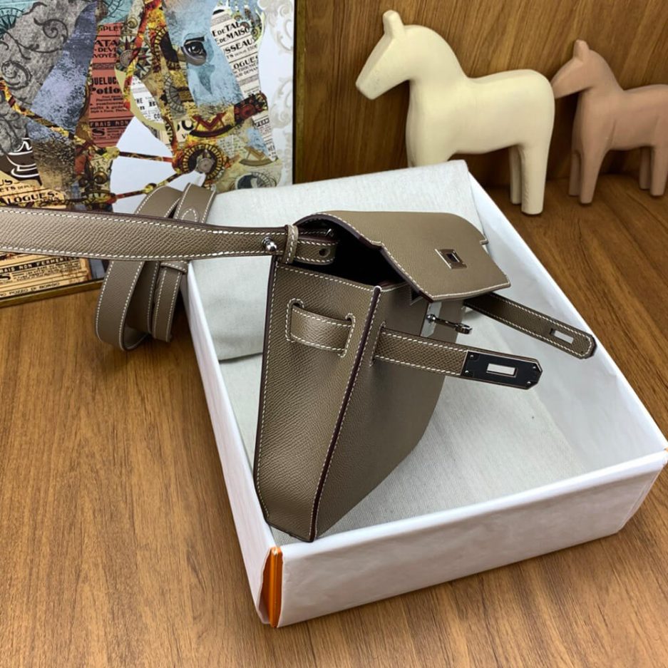 H**mes kelly depeches pouch