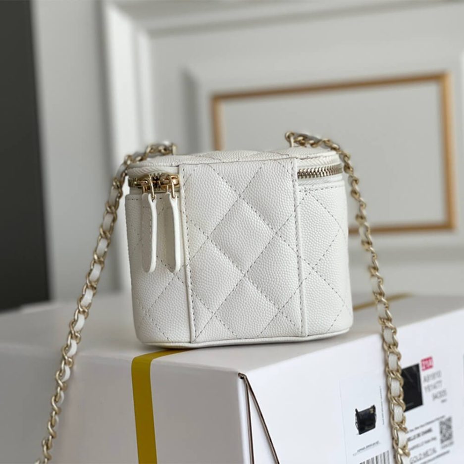 Ch*el chain cosmetic bag