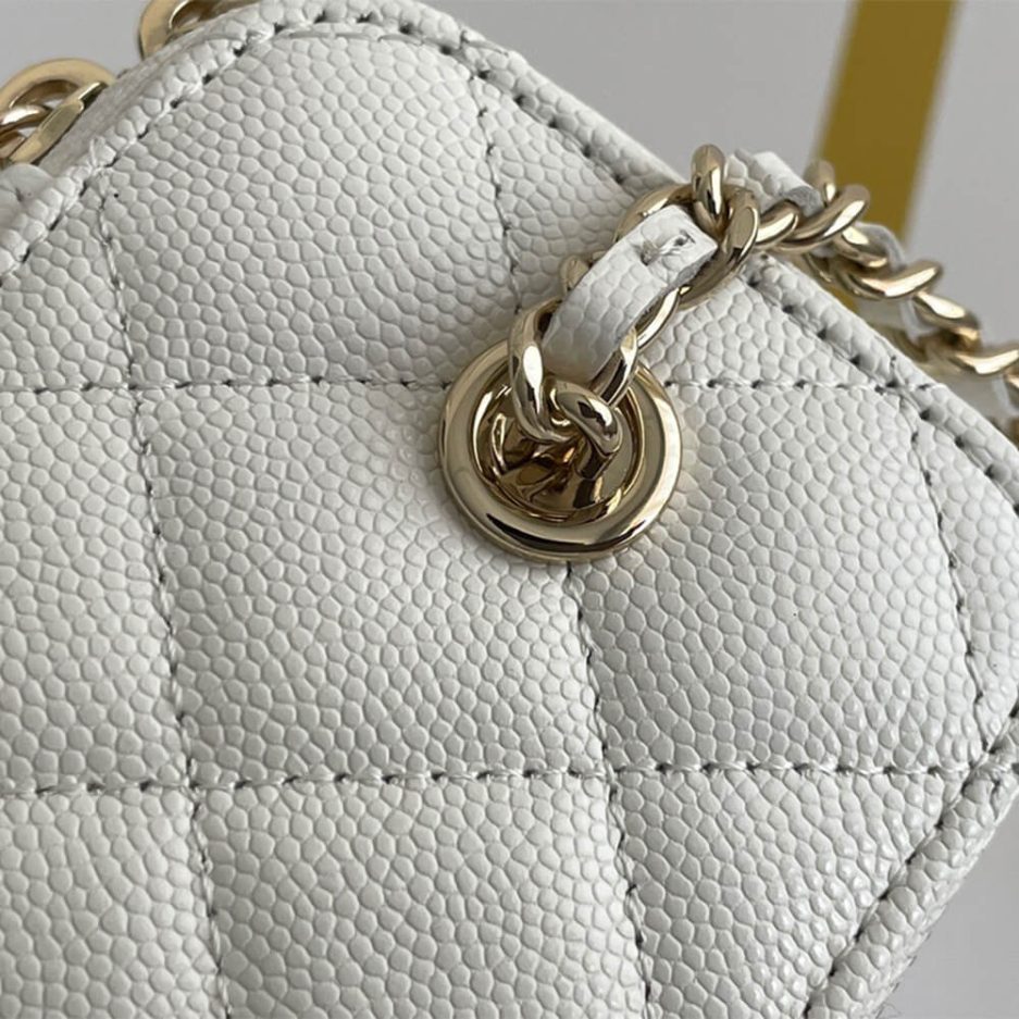 Ch*el chain cosmetic bag