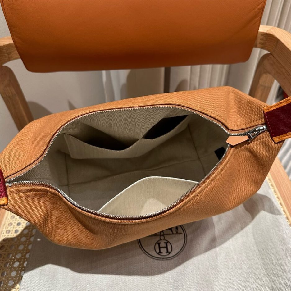 H**mes toiletery bag