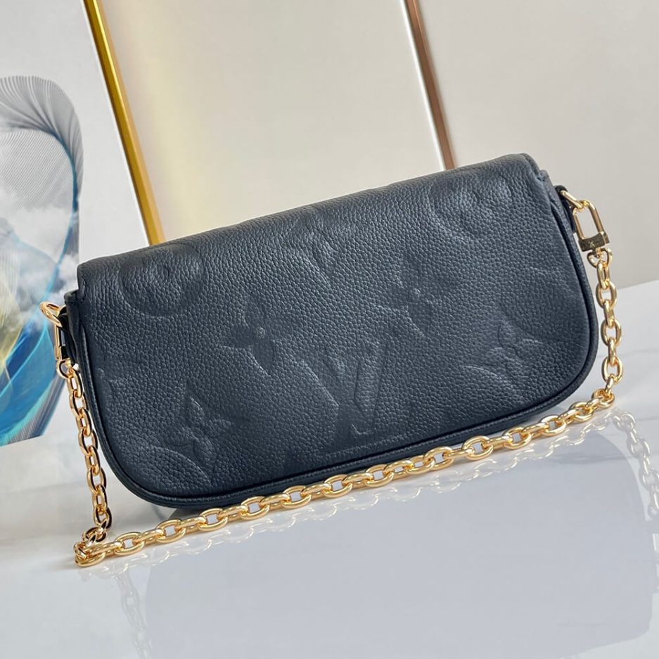 LV Wallet On Chain Ivy