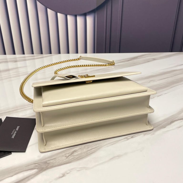 SUNSET MEDIUM CHAIN BAG IN SMOOTH LEATHER