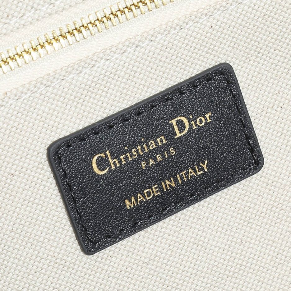 medium D*or book tote