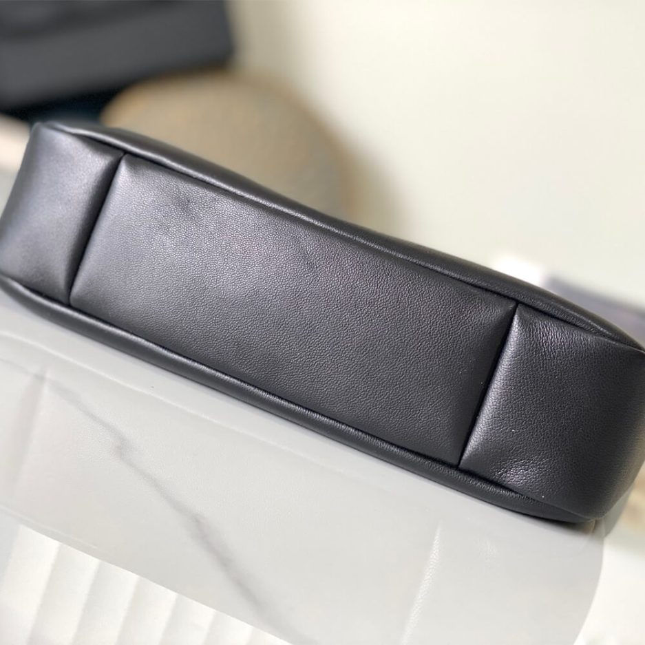 YSL LE 5 À 7 ARMPIT BAG