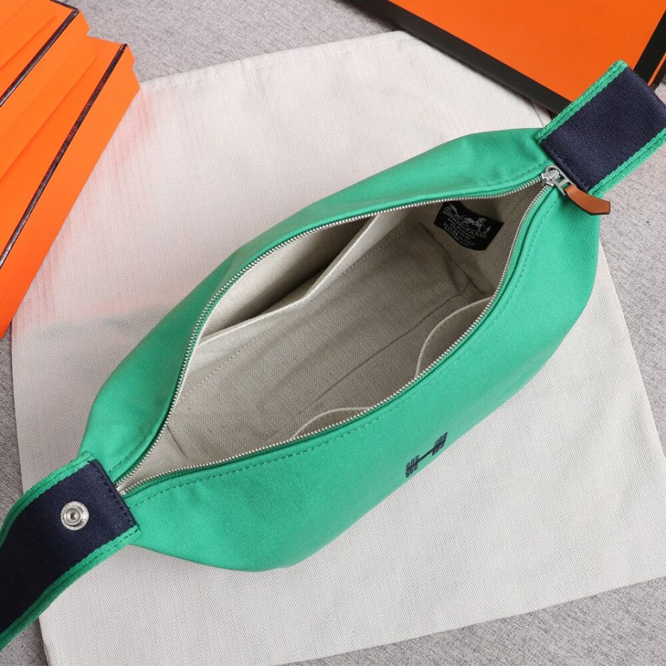 H**mes toiletery bag