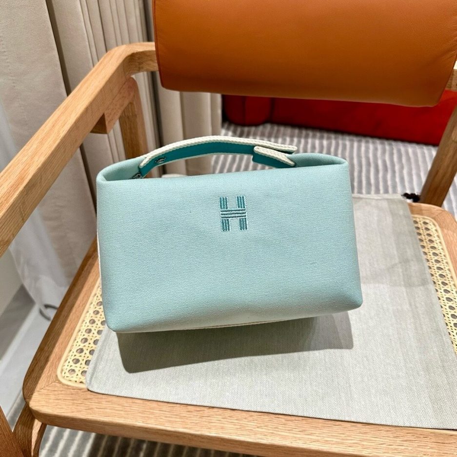 H**mes toiletery bag