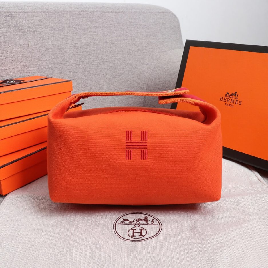 H**mes toiletery bag