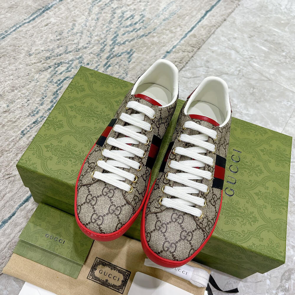 ace gg S*p*e sneaker with bees