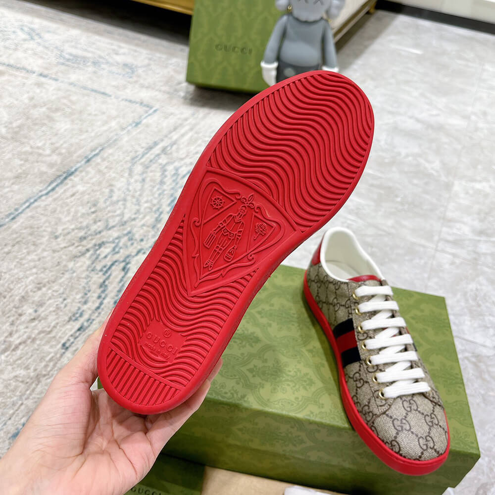 ace gg S*p*e sneaker with bees