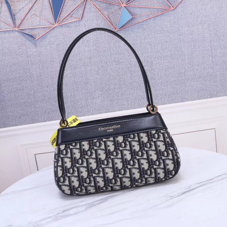 small D*or key bag
