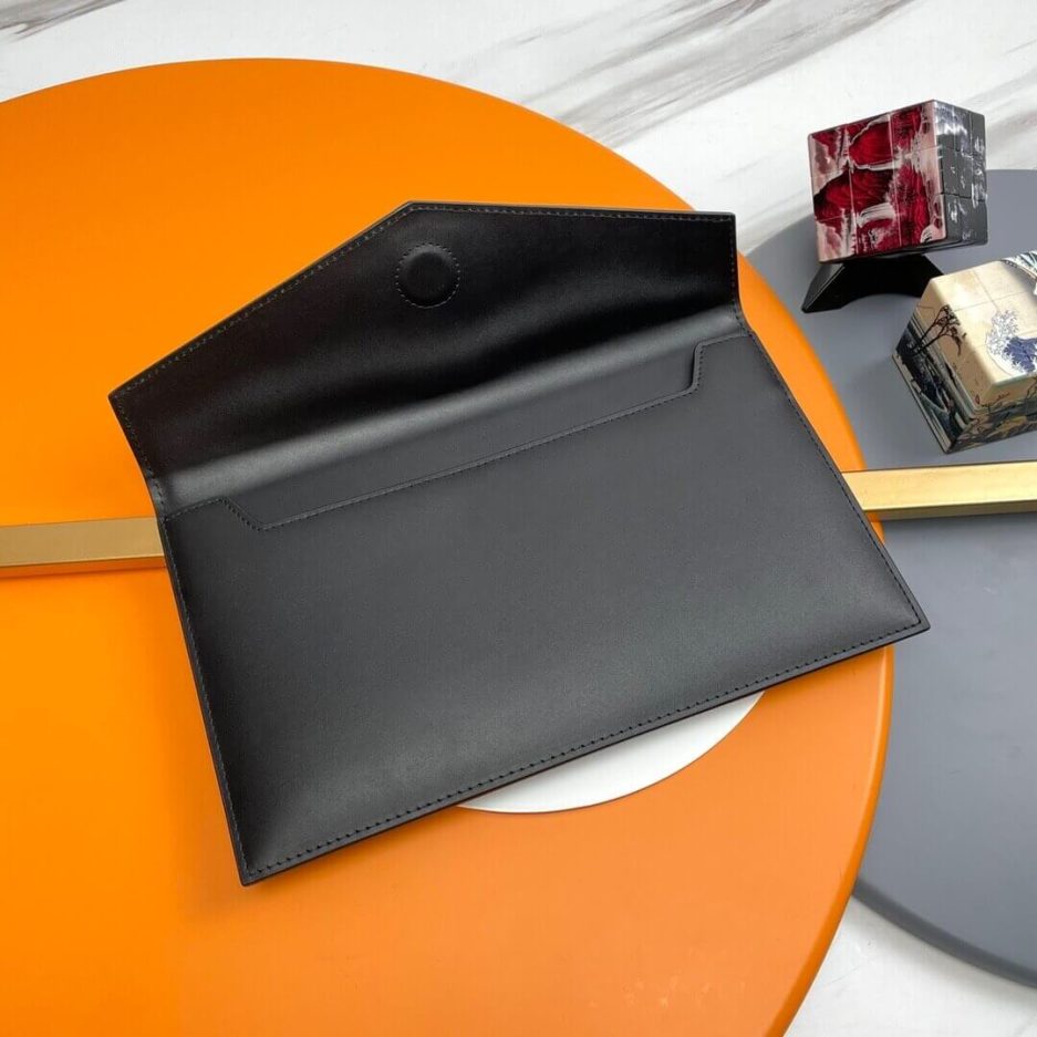 YSL UPTOWN POUCH IN GRAIN DE POUDRE EMBOSSED LEATHER