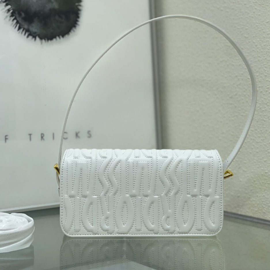 miss D*or flap bag