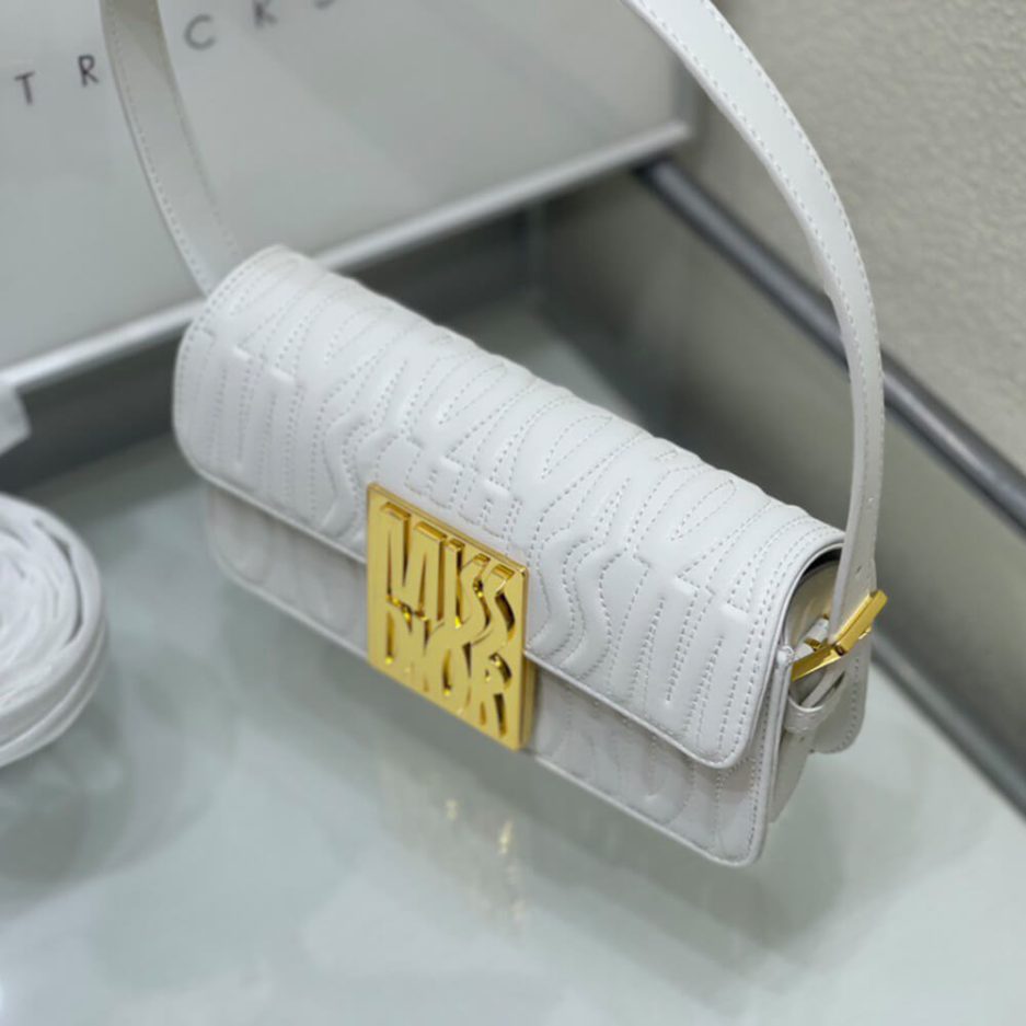 miss D*or flap bag